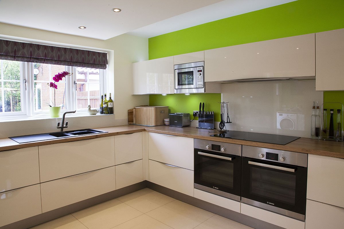 appliances_mr_hudson-grange-farm3_uni_gloss_door_magnolia_high_gloss_1200x800 appliances_mr_hudson-grange-farm3_uni_gloss_door_magnolia_high_gloss_1200x800