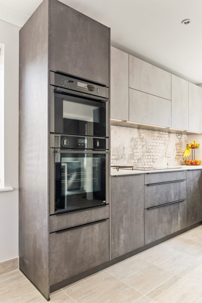 Elsa, Anthracite — image 2