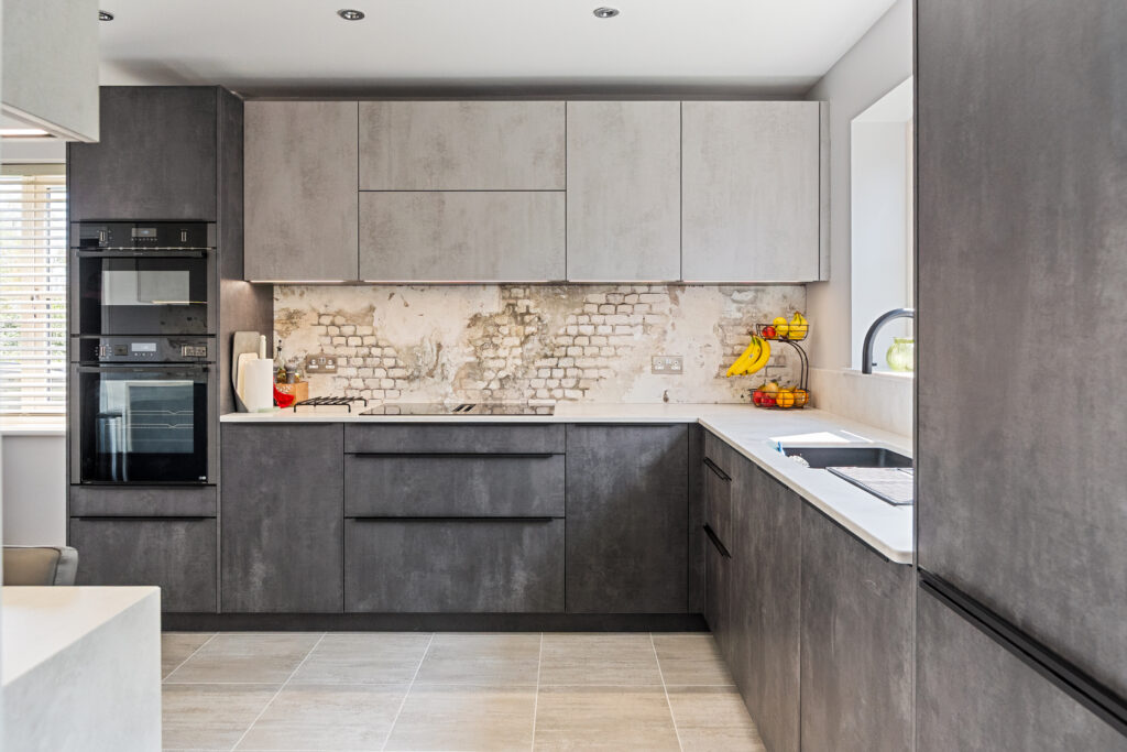 Elsa, Anthracite — image 3