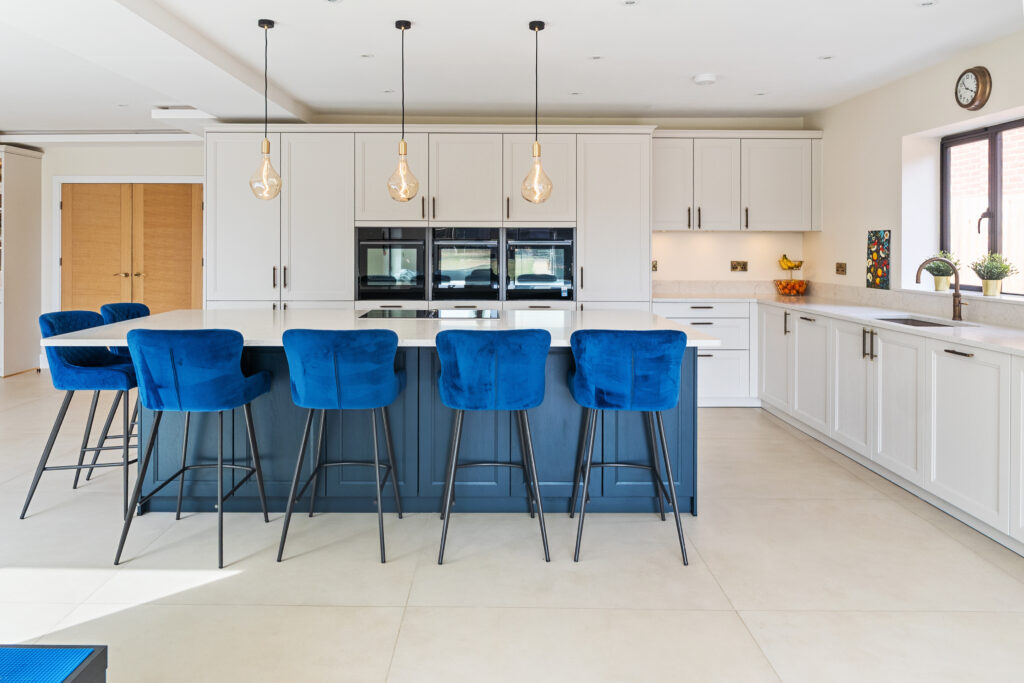 Finca, Seashell White — image 2
