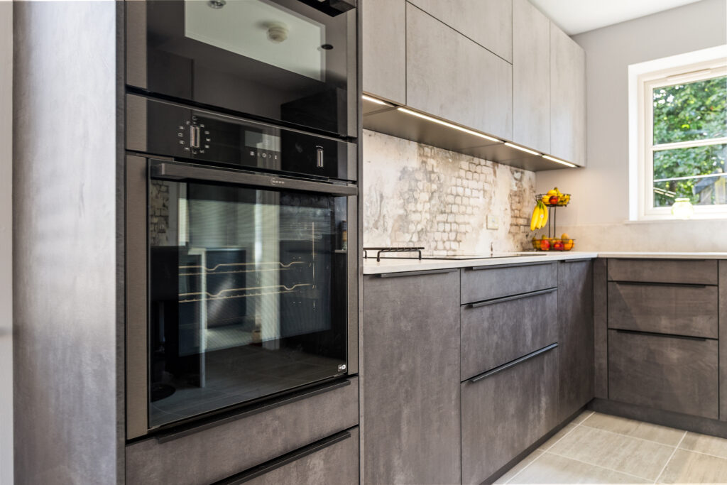 Elsa, Anthracite — image 5