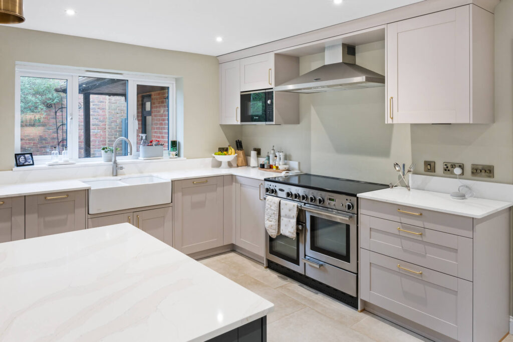 Casa, Sand Grey / Lava — image 11